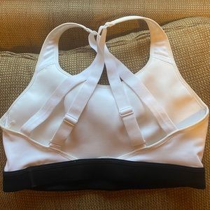 Nike strappy High impact sports bra